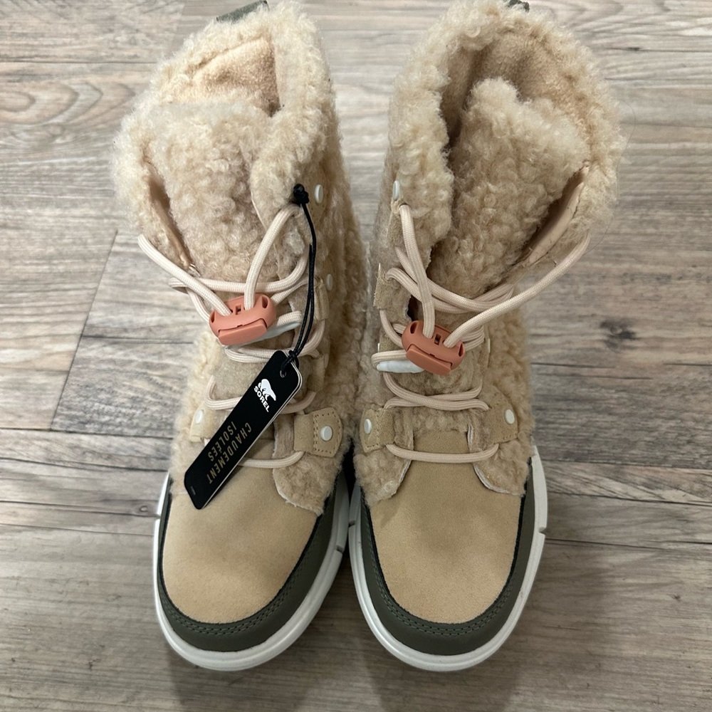 Brand New Youth Sorel Boots